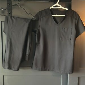 Black V-Neck Women's Scrub Set